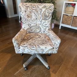 Office Chair Beautiful Comfy Swivel , with Adjustable Height 