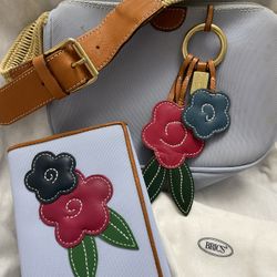 Brick’s shoulder bag and and wallet