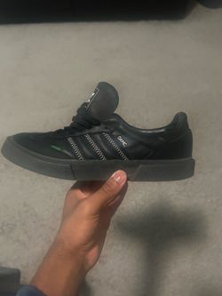 Men’s 9.5 Sambas
