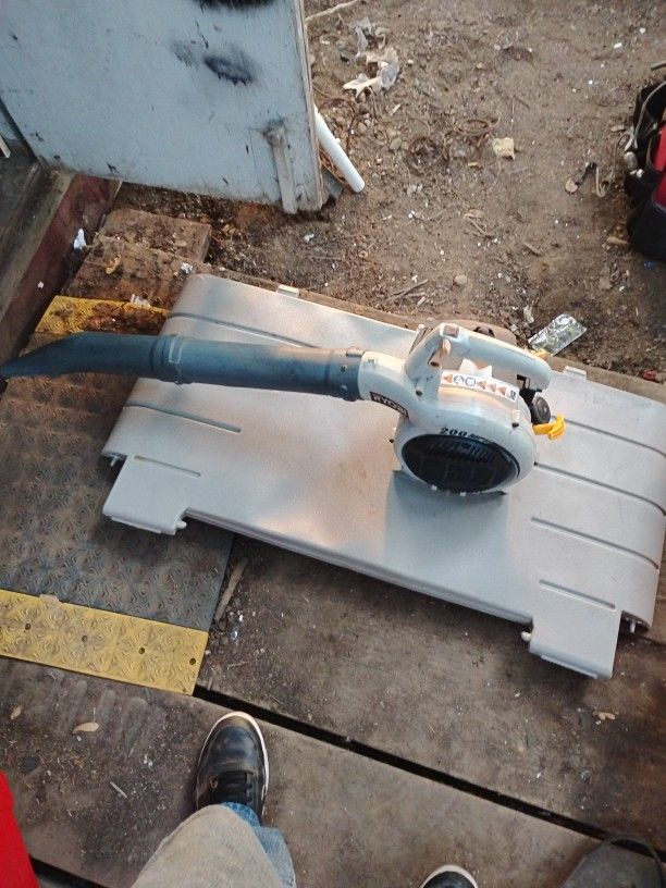 Ryobi Gas Leaf Blower
