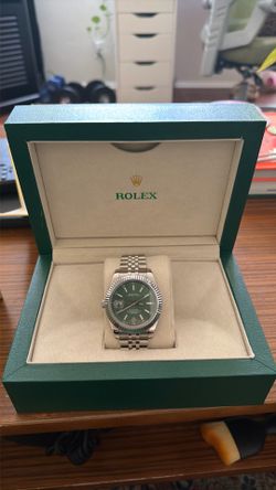 Rolex Oyster Datejust ($450)