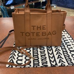 Marc Jacob’s The Tote Bag Leather Medium Bag 