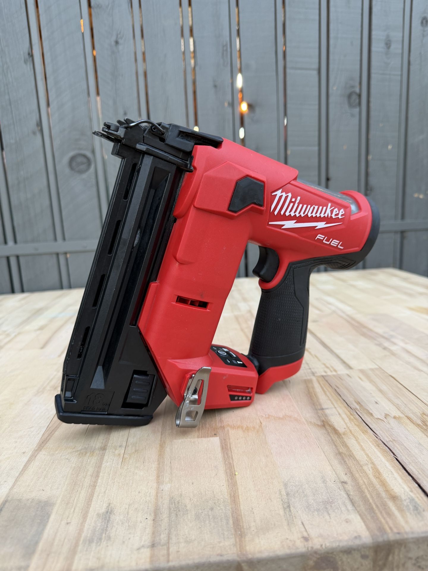 Milwaukee M12 FUEL 12-Volt Lithium-lon Brushless Cordless 18- Gauge 1-1/2 in. Compact Brad Nailer (To