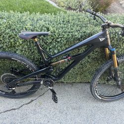 2023 YT XL Frame Jeffsy Core 3. Complete Carbon. 27.5 wheel front and back