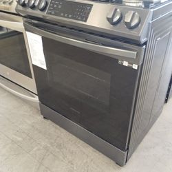 NEW Black Stainless 6.0 Cu. Ft. Slide-in Gas Range WiFi -SAMSUNG