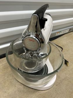 vintage looking Sunbeam Mixmaster stand mixer