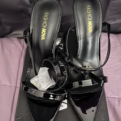 FASHION NOVA HEELS SIZE 8