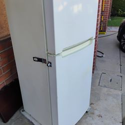 Whirlpool Refrigerator 