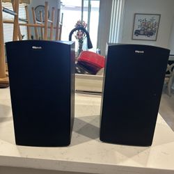 Klipsch Icon Bookshelf Speakers and energy center Speaker