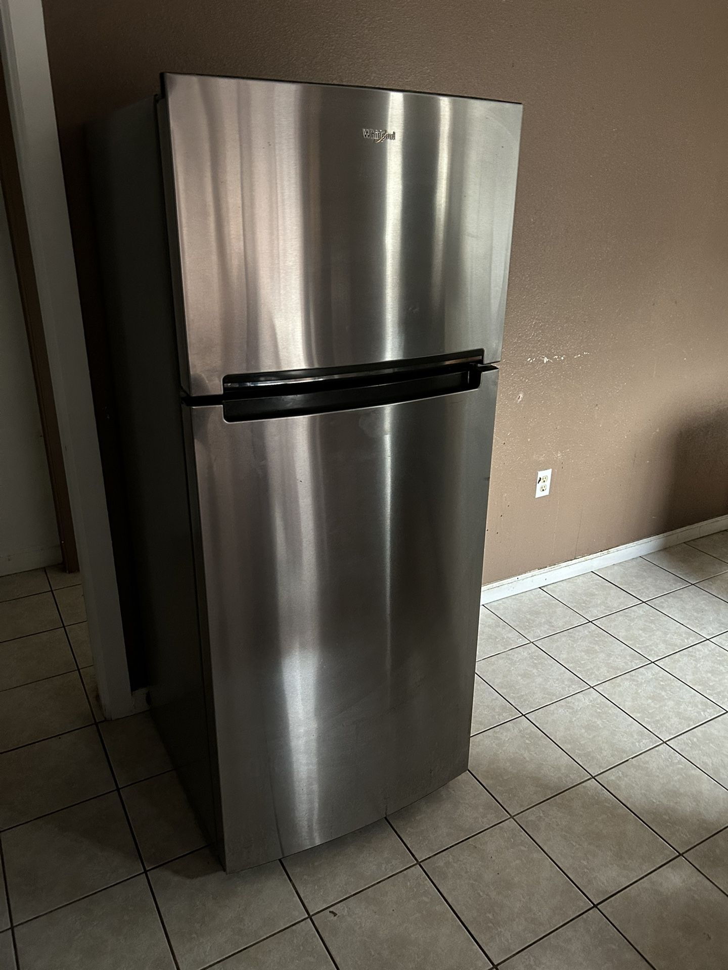Whirlpool Refrigerator Like New