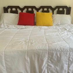 King Wood Bed frame And Two Nightstand 