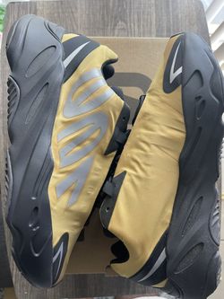 Yeezy 700 Mnvn “Honey Flux” Size 11