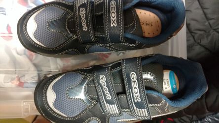 Geox Boys Size 2 NEW w/ tags