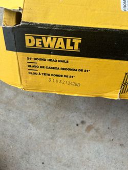 DeWalt 21 round head nails Box