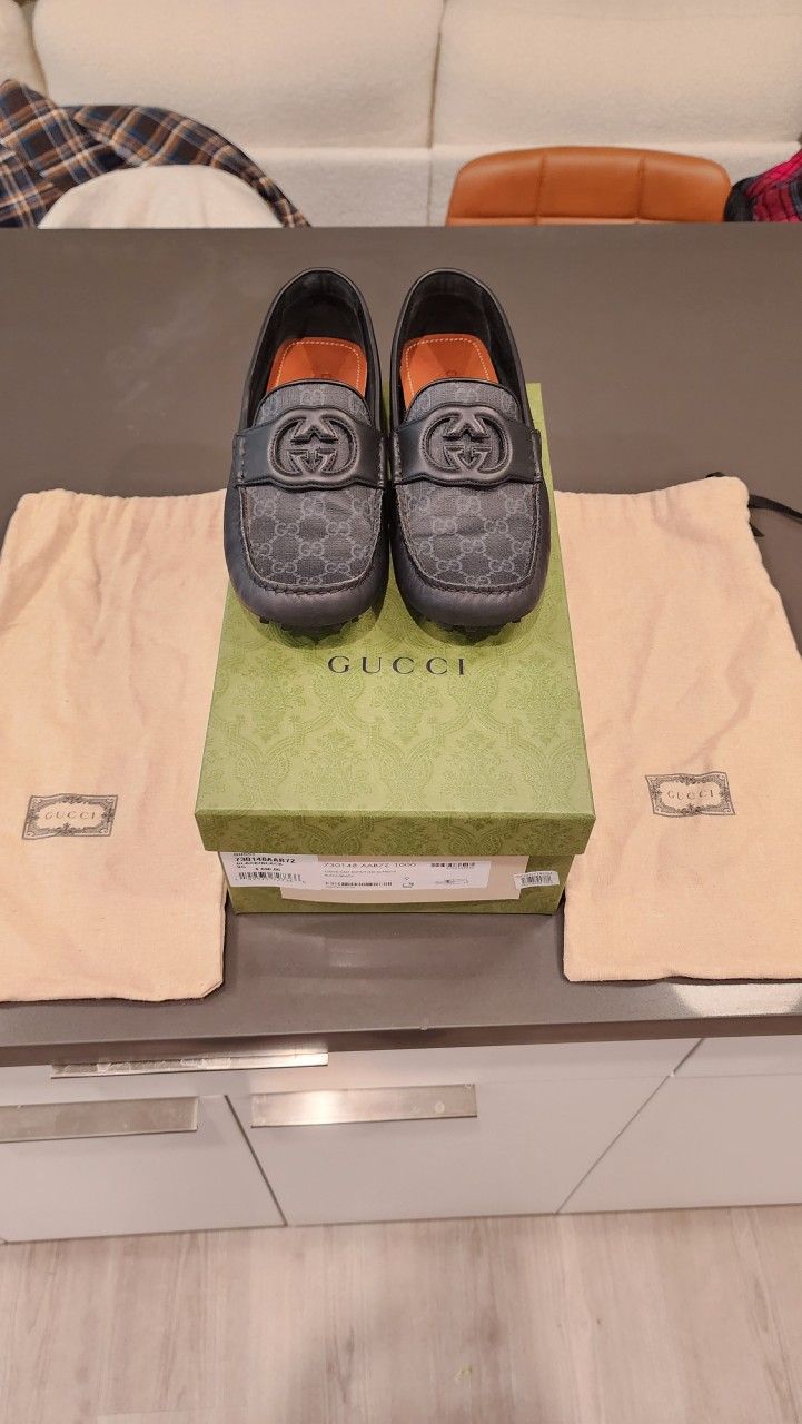 Gucci Driver Shoes Loafer Size 9 Like New