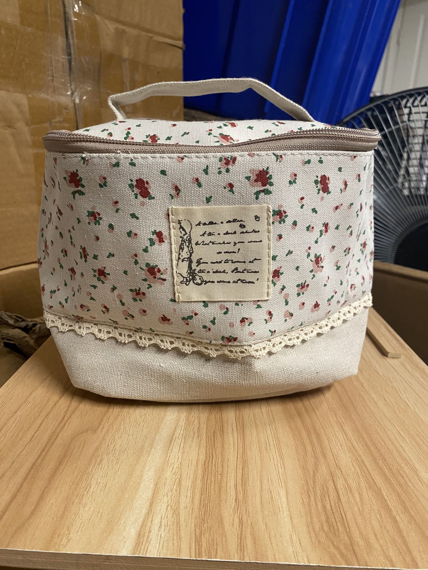 New Crème Flower Cloth Lunch bag