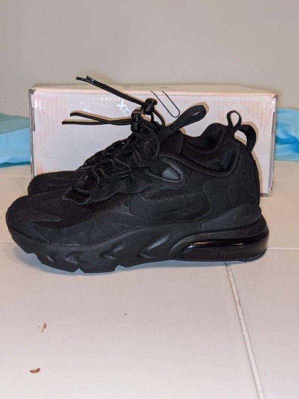 Mid-Century Modern Italian Asian Box in Wood and Beige Paper, 1950sNike Air Max 270 React