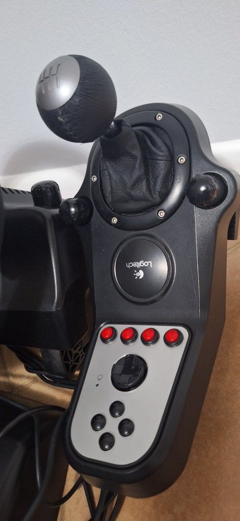 Logitech G27 Racing Wheel