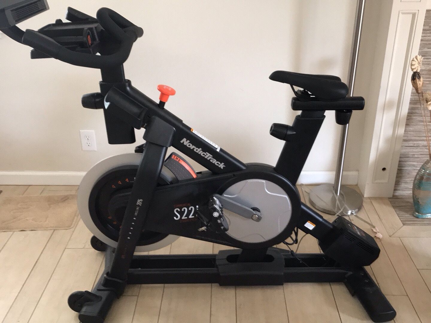 Nordic Track Commercial S22i Studio Cycle