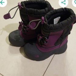 North Face Snow Boot - Girls Size 10  Age 4-6 S