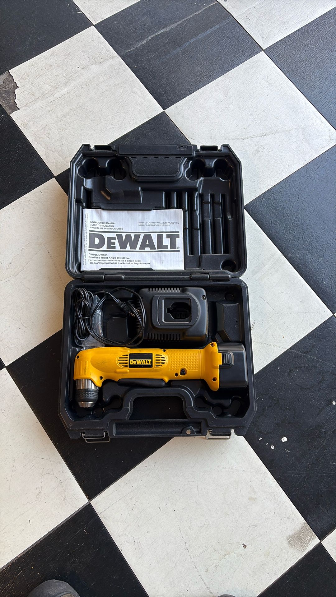 DeWalt 90 Degrees Cordless DW965