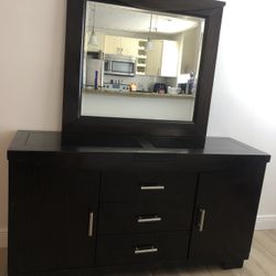Buffet Table with Mirror 
