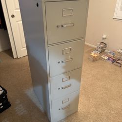4 Drawer File Cabinet. Great Condition. 