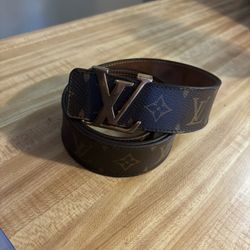 Men’s louis vuitton belt 