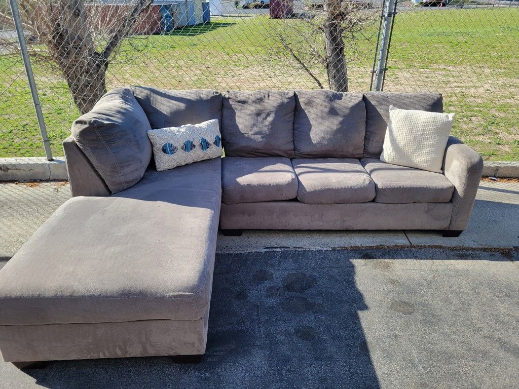 ! FREE DELIVERY! Ashley Furniture 2 Piece Gray Sectional Couch