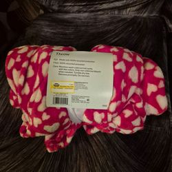 plush pink heart throw blanket