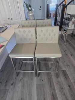 Rooms To Go Bar Stools 4