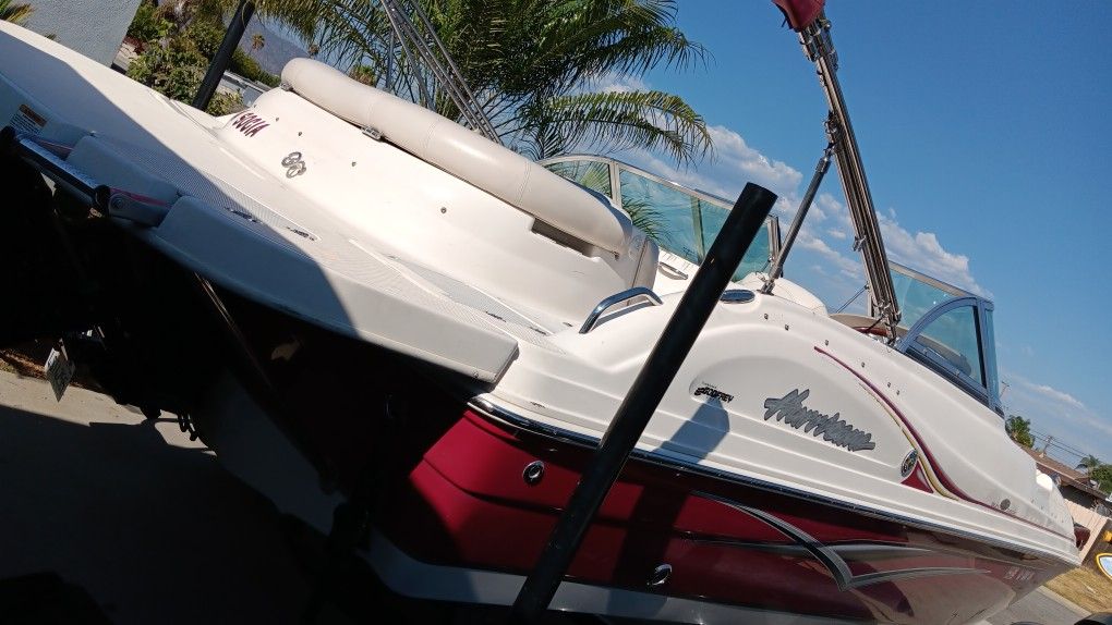 2007 Hurricane Deck Boat