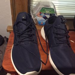 Nike Tennis Shoes 10.5 Size