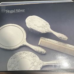 Vintage/Antique style silver plated Dresser set