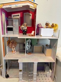 Rainbow High Doll House