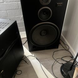 2 Technic Speakers For Sale. 