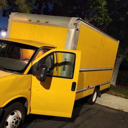 BOX TRUCK FOR SALE
