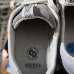 KEEN SNEAKERS
