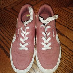 Reebok pink sneakers in good conditions