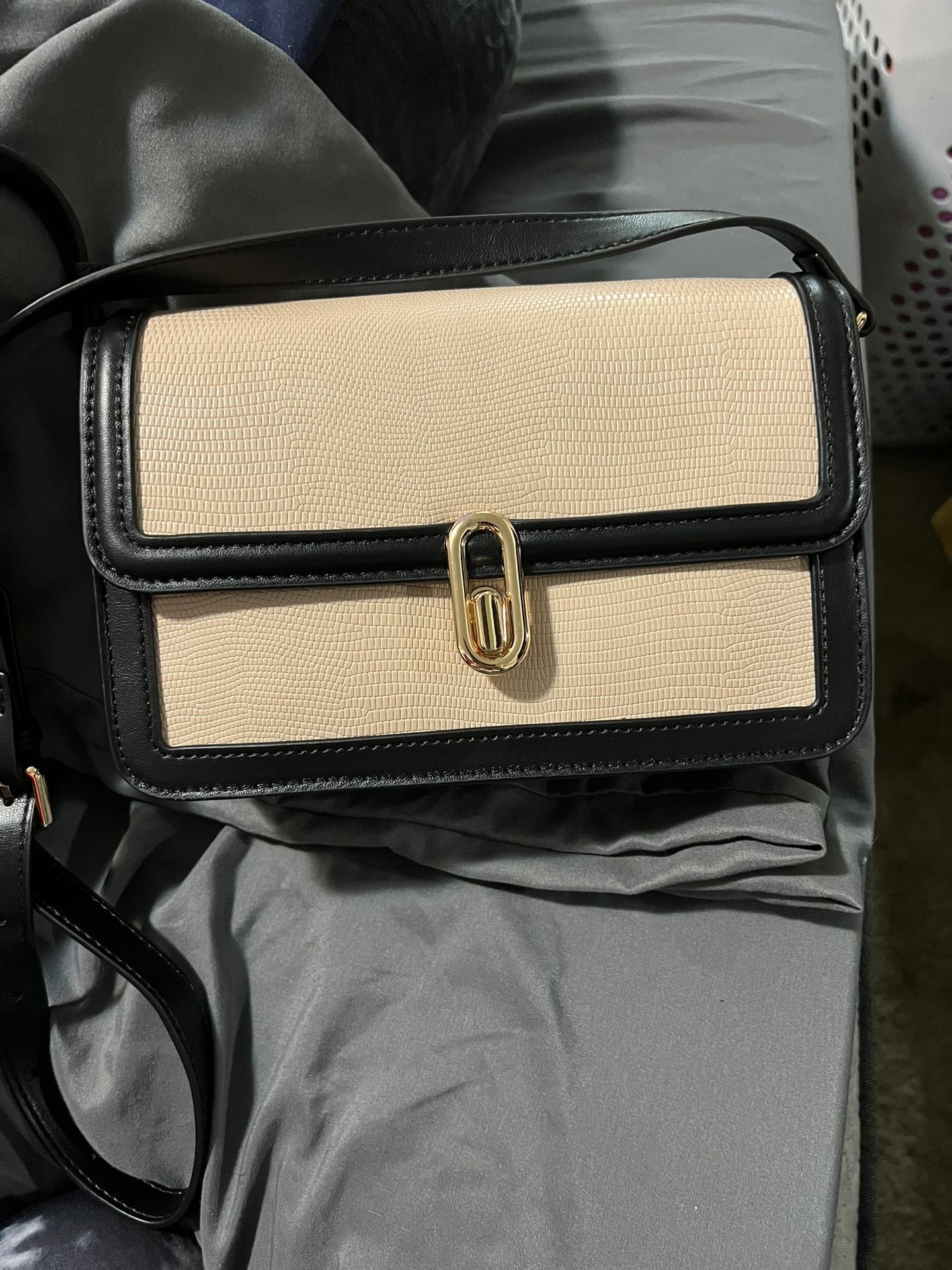 Brand New Right Out Of Package Jules Kae Mia Bag