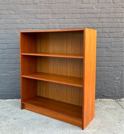 Vintage Danish Modern Mid Century Modern Low Mid Size Teak Bookshelf Bookcase