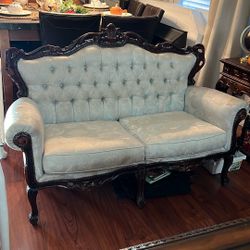 Victorian Couch 