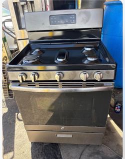 GE gas range  five burners 30"w
