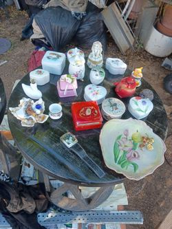 Mixed Lot of Vintage Porcelain Trinket Boxes and Collectibles