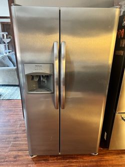 Frigidaire fridge/freezee