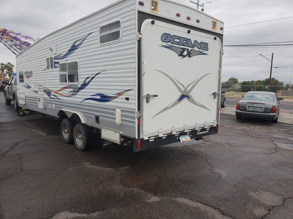 2007 jayco octane zx 26ft toy hauler for Sale in Goodyear, AZ OfferUp