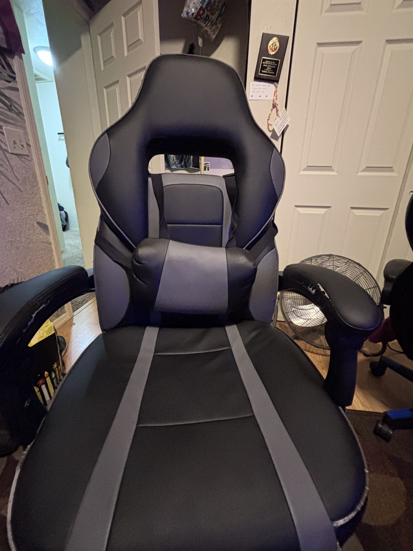 GAMING CHAIR