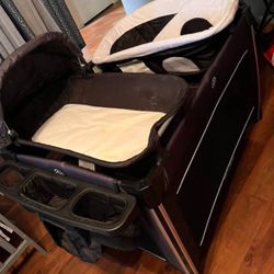 Portable Playard With Bassinet And Changing Station 