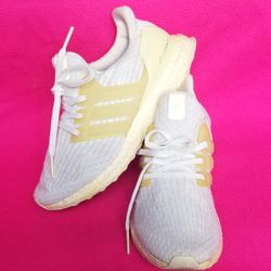 Adidas ultraboost running SHOES WOMEN'S SIZE 6