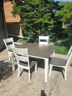 Kitchen / Dining Table & Chairs